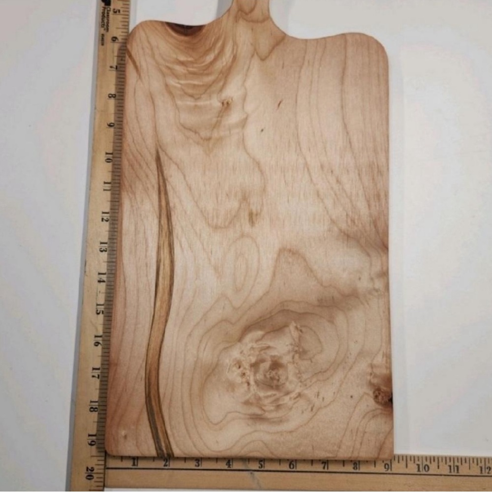 handcrafted charcuterie board/cutting board - Picture 3 of 3